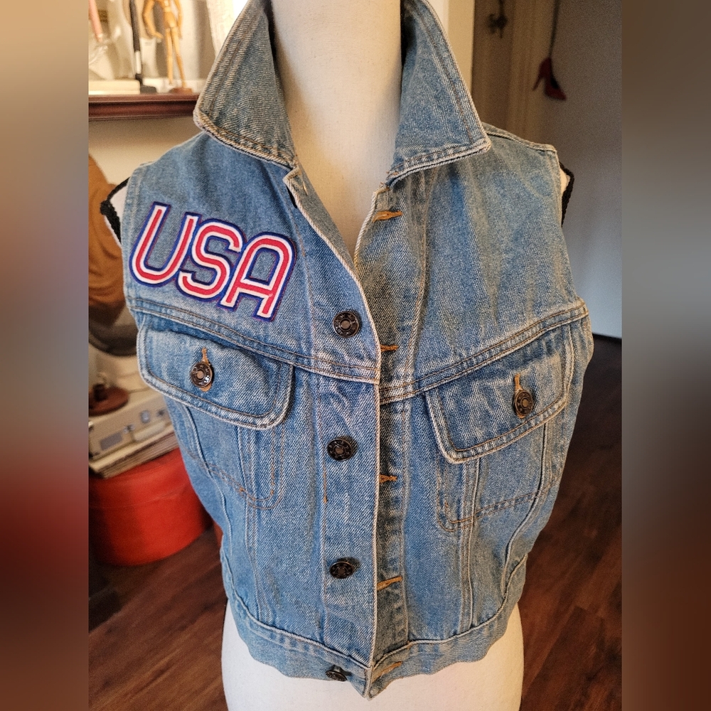 Vintage Warner Bros. Looney Tunes Denim Vest